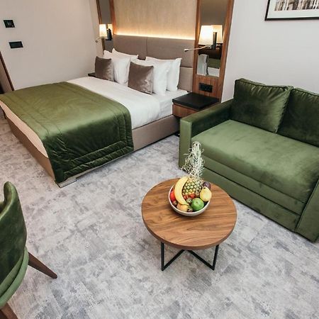 Central Point Hotel Beograd エクステリア 写真