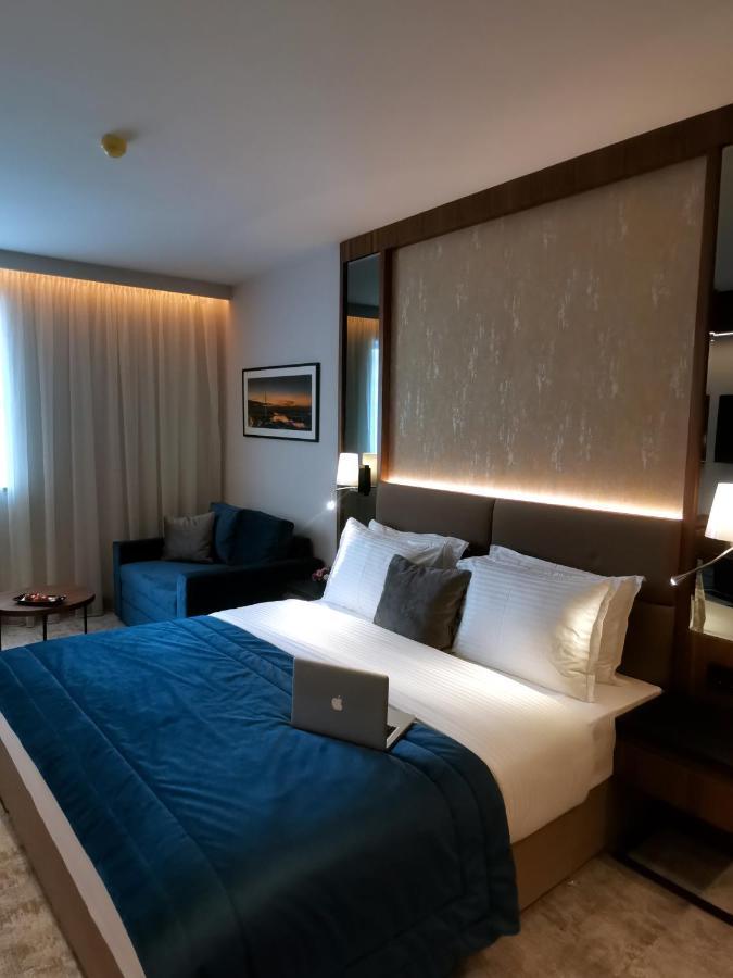 Central Point Hotel Beograd エクステリア 写真