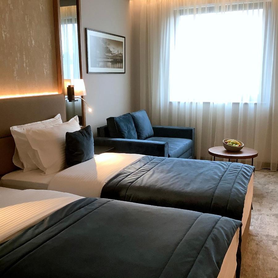 Central Point Hotel Beograd エクステリア 写真